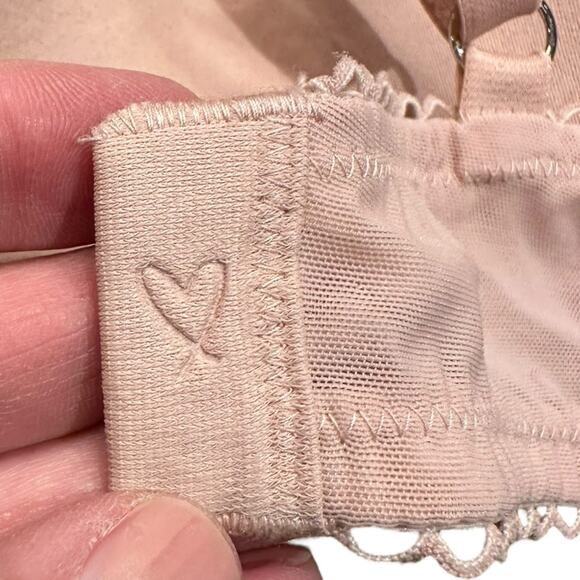 Victoria’s Secret Women’s 34D Lace Padded Bra in Nude Tone - Picture 4 of 6